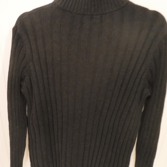 Woman's Sweater - Picture 3 of 3